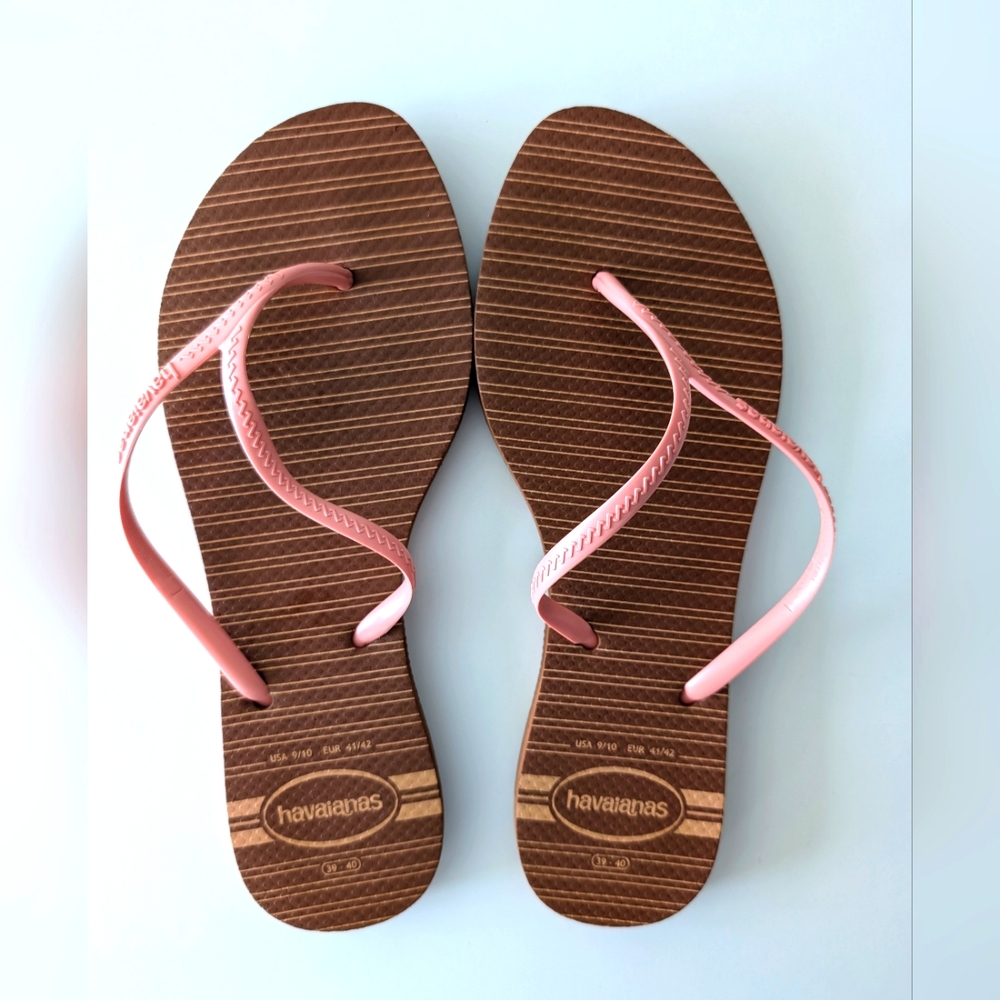 Havaianas slim size U.S. 9-10 EU 39-40 Flip Flop Women’s peach brown and cream
